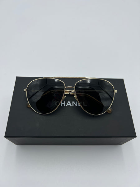 Pilot hotsell sunglasses chanel