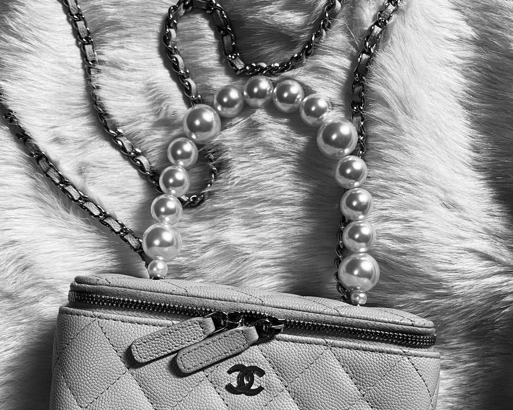 Chanel Classic Caviar Leather Made in Italy Shoulder/crossbody 